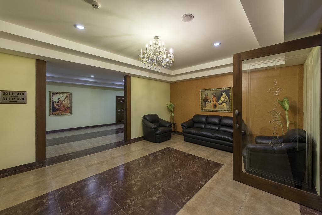 Treebo Crystal Castle Hotel Bangalore Exterior photo
