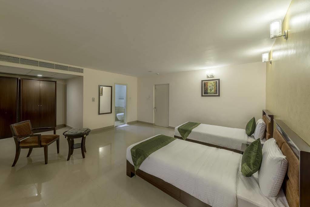 Treebo Crystal Castle Hotel Bangalore Exterior photo