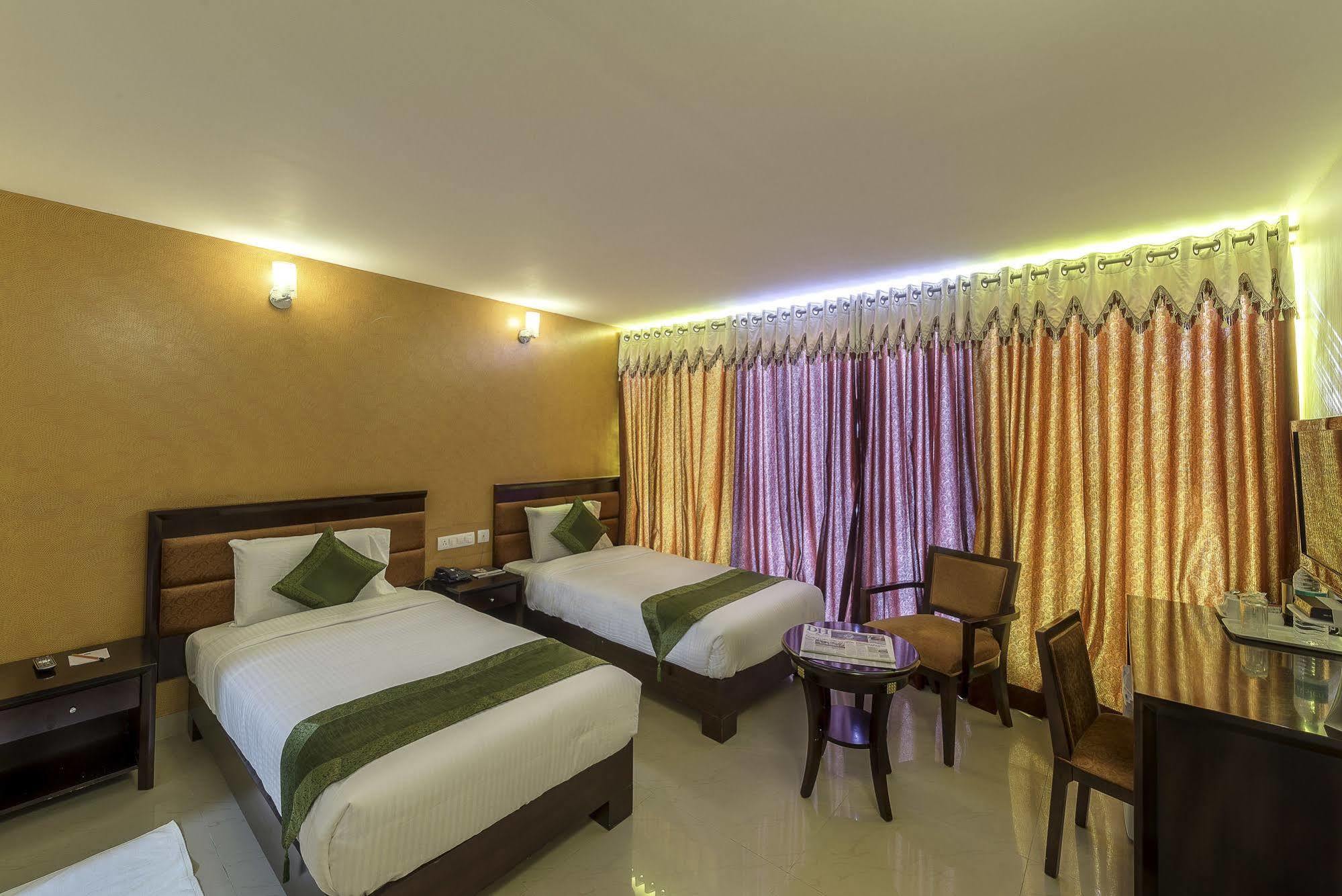 Treebo Crystal Castle Hotel Bangalore Exterior photo